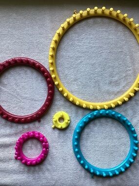 Lot of 5 Round Knitting Looms Assorted Sizes 2”–11.25”